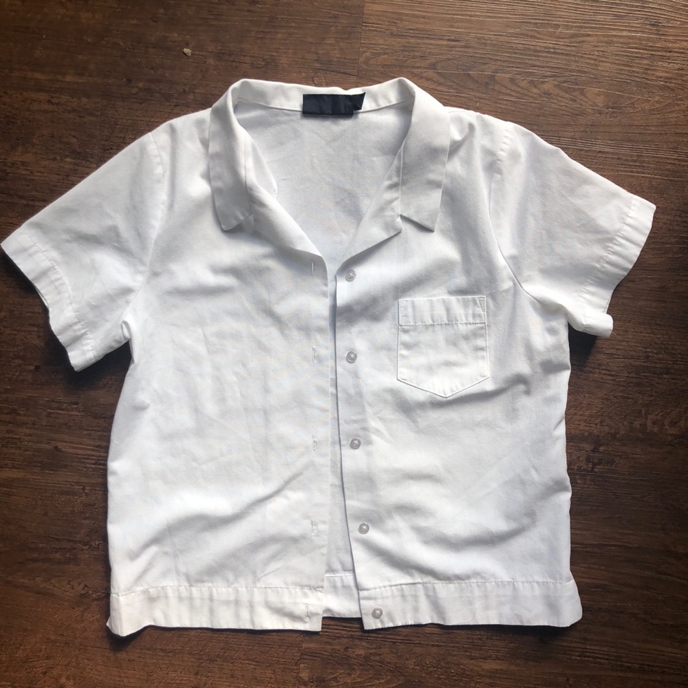 Boxy, structured bottom down White Shirt